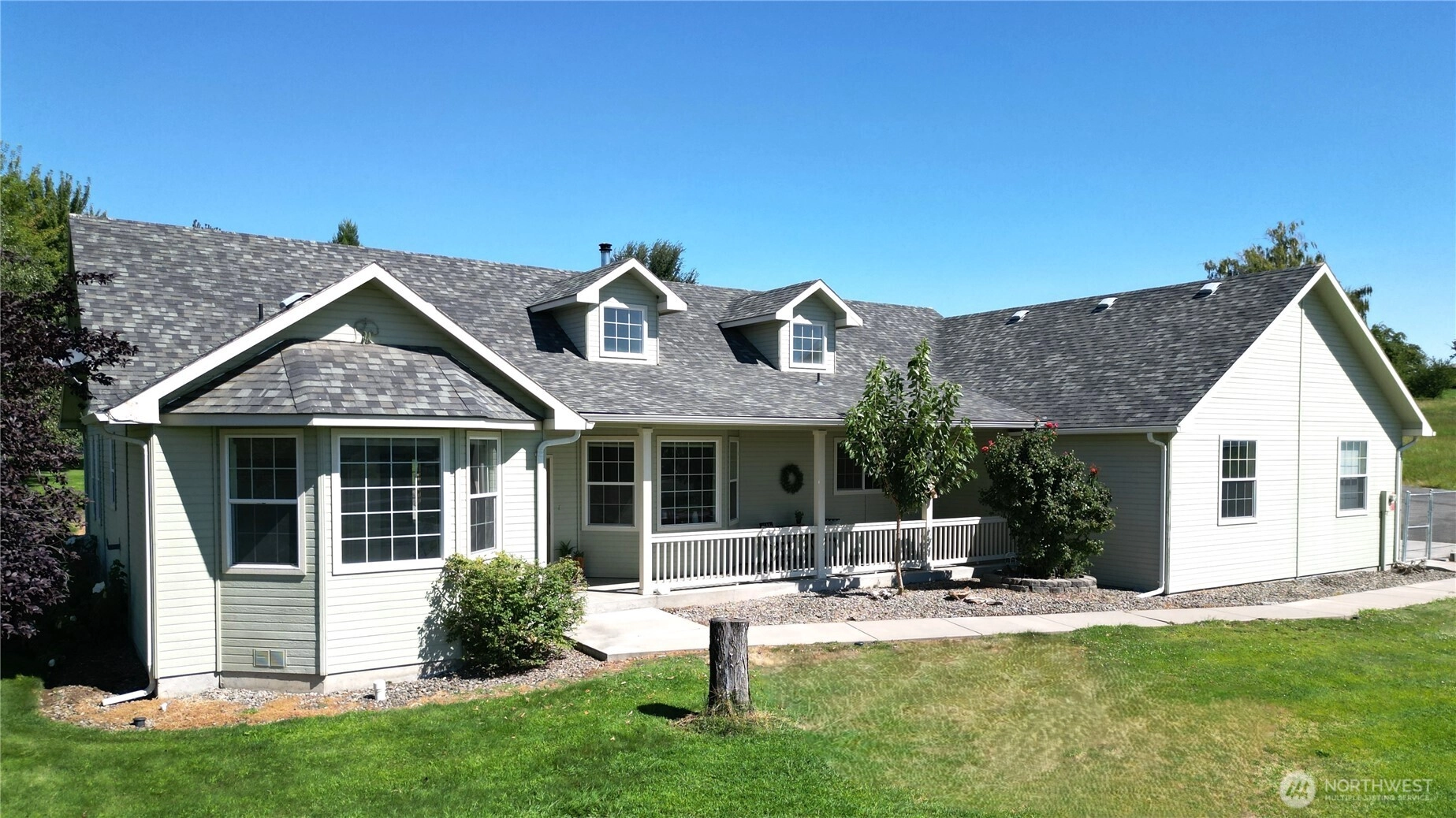 3653 Selah Loop Rd Unit  Selah WA 98942