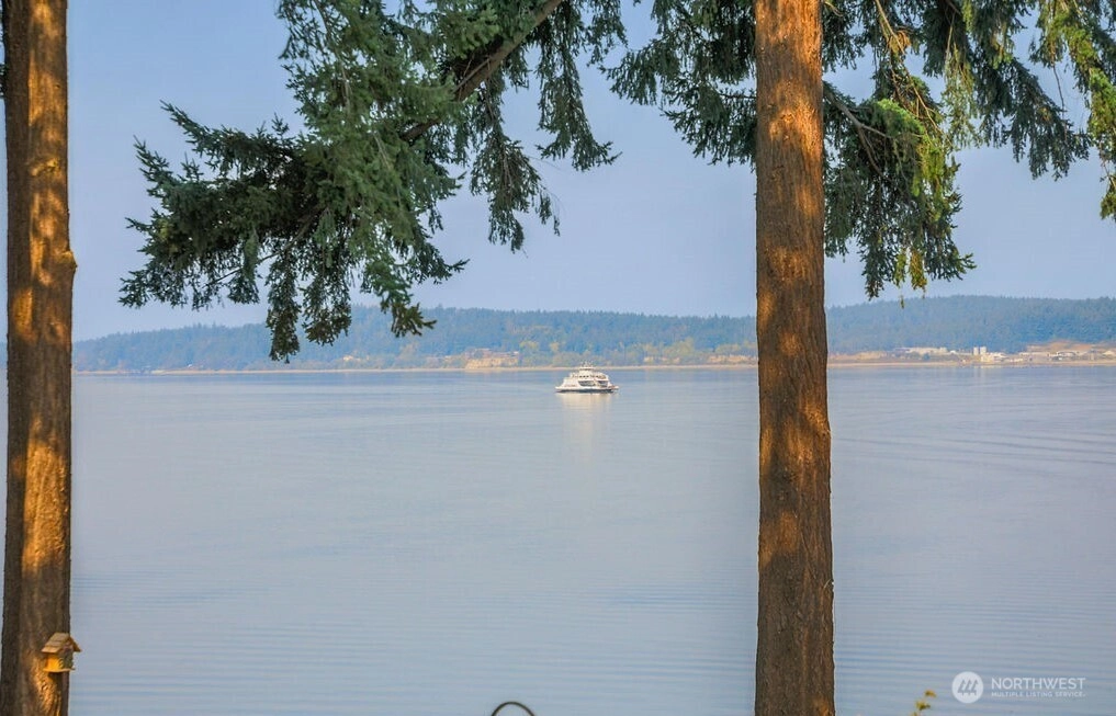 602 1st St Steilacoom WA 98388