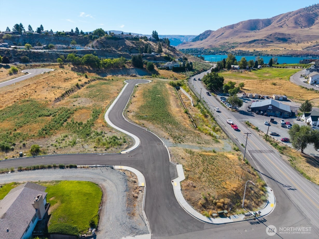 83 Madisen Ln Unit  Chelan WA 98816