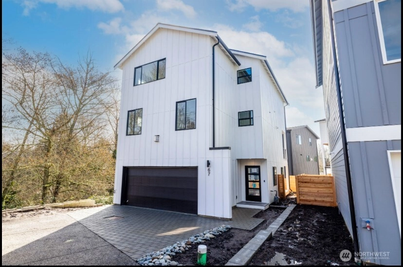 6728 21st Ave SW Seattle WA 98106