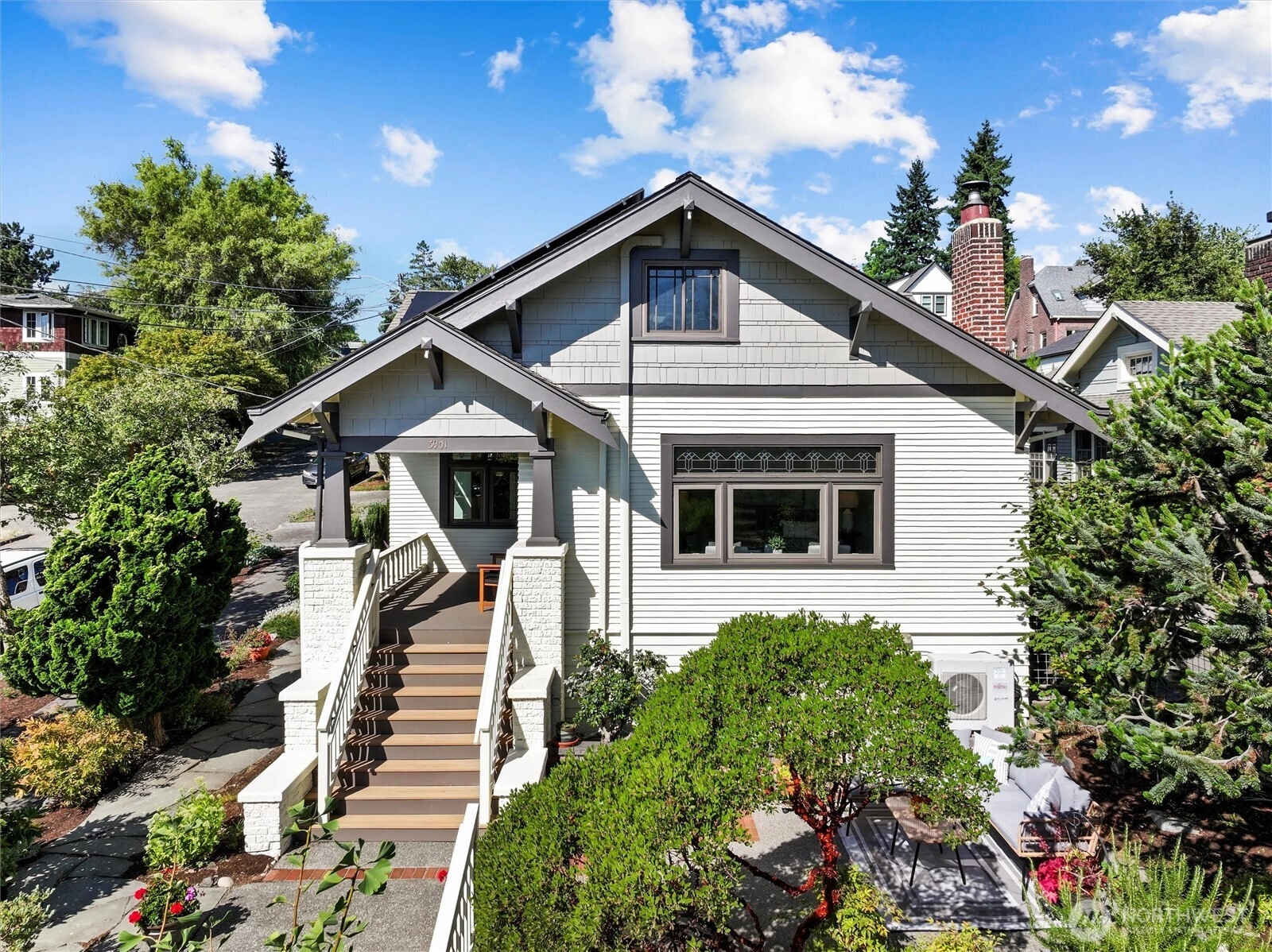 3901 Bagley Ave N Seattle WA 98103