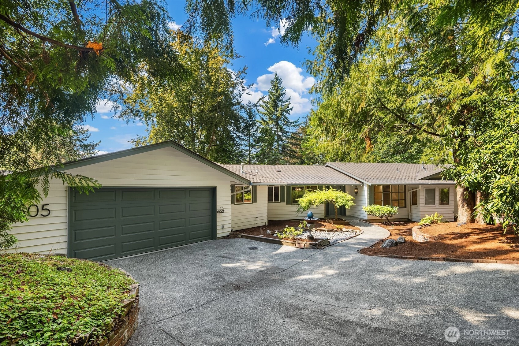 8505 NE 27th Pl Clyde Hill WA 98004