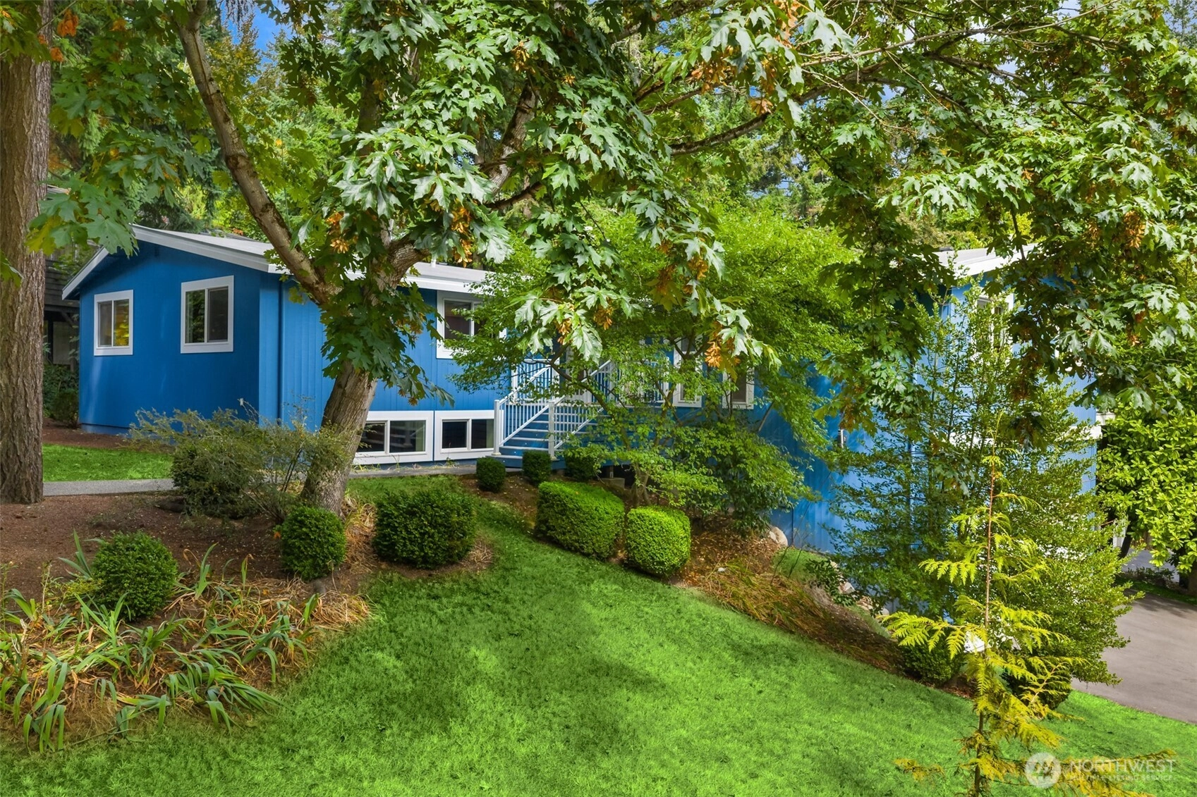 6930 94th Ave SE Mercer Island WA 98040