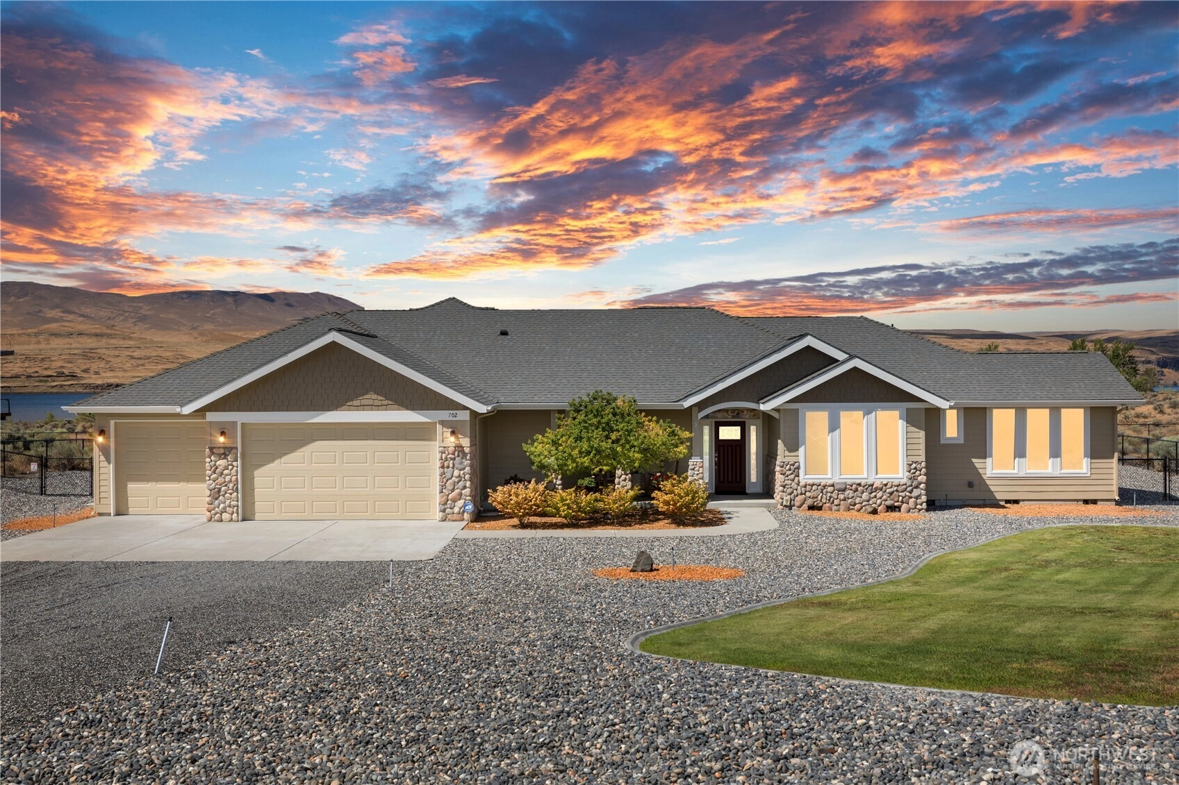 702 Lakeside Way Sw Unit  Mattawa WA 99349