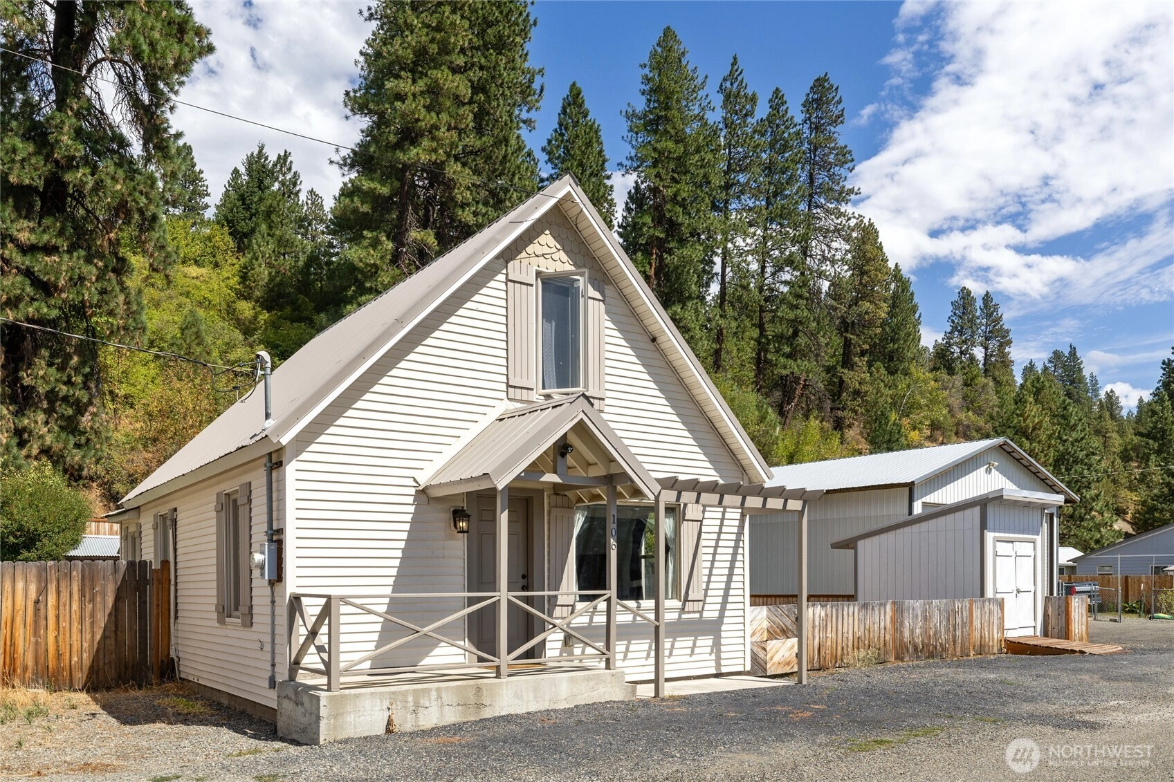 106 E Fourth St Cle Elum WA 98922