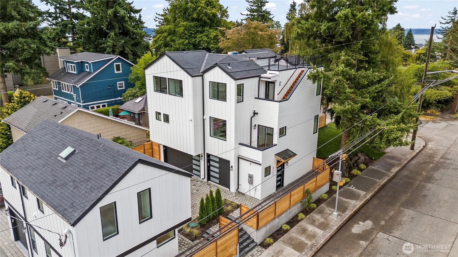 5121 SW Genesee St Seattle WA 98116