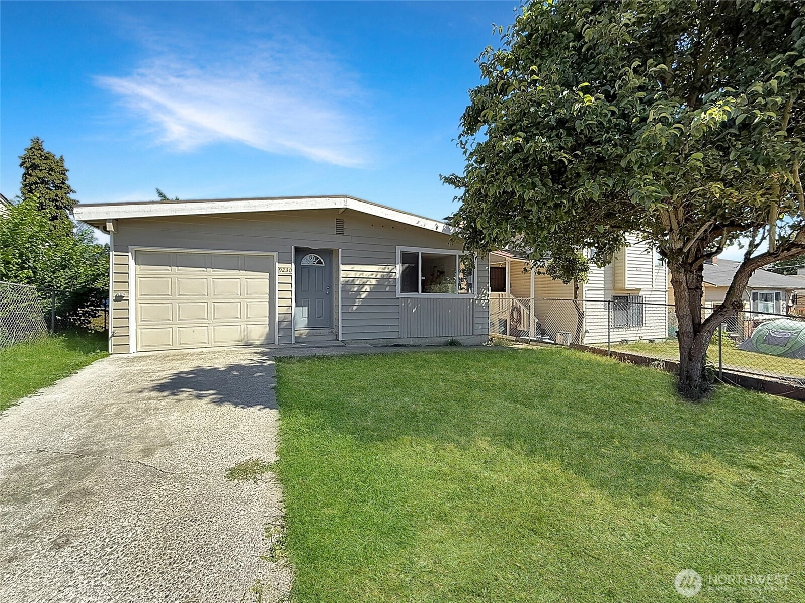 9230 38th Ave S Seattle WA 98118