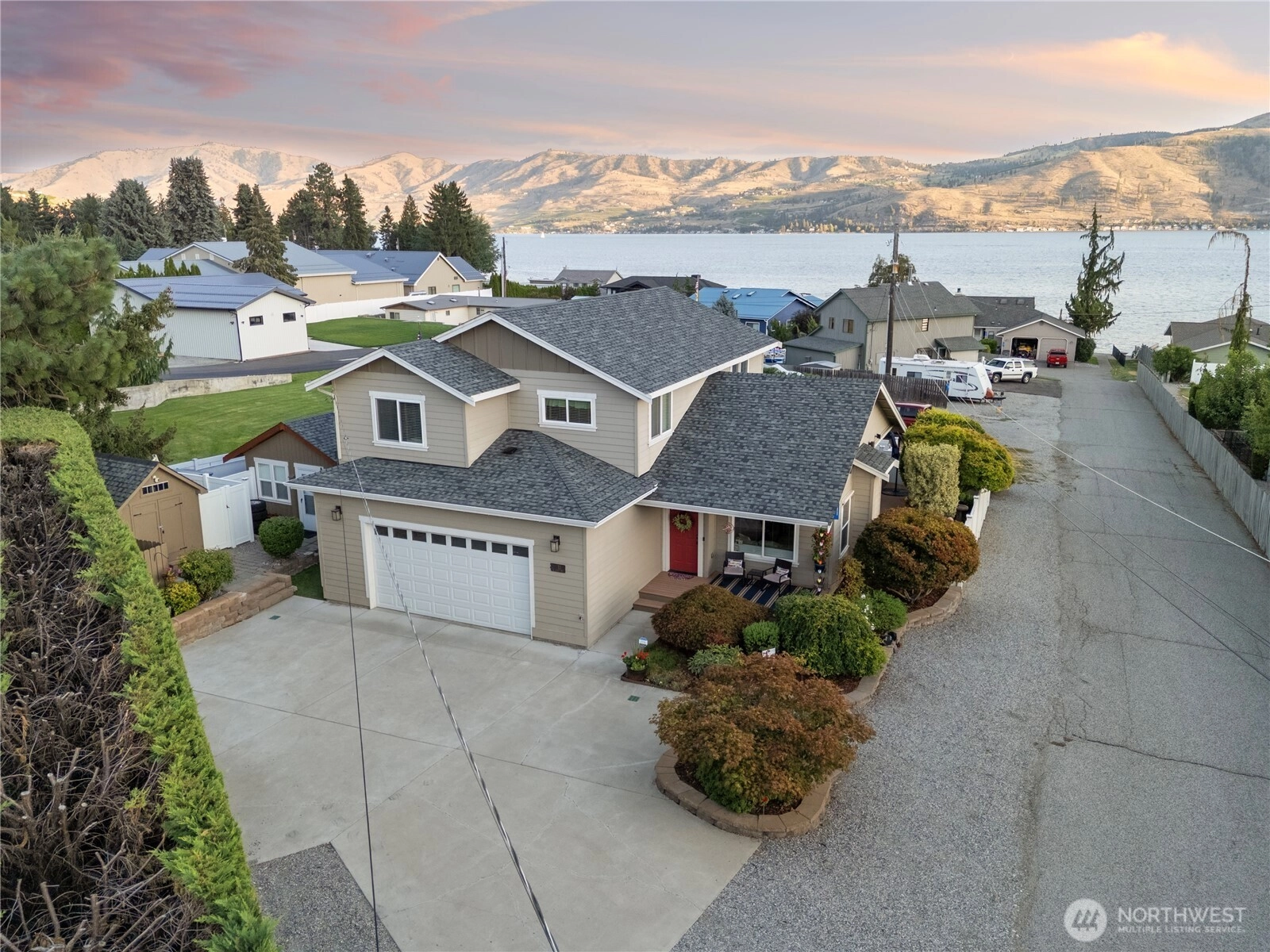 11 Lizzie Ln Manson WA 98831