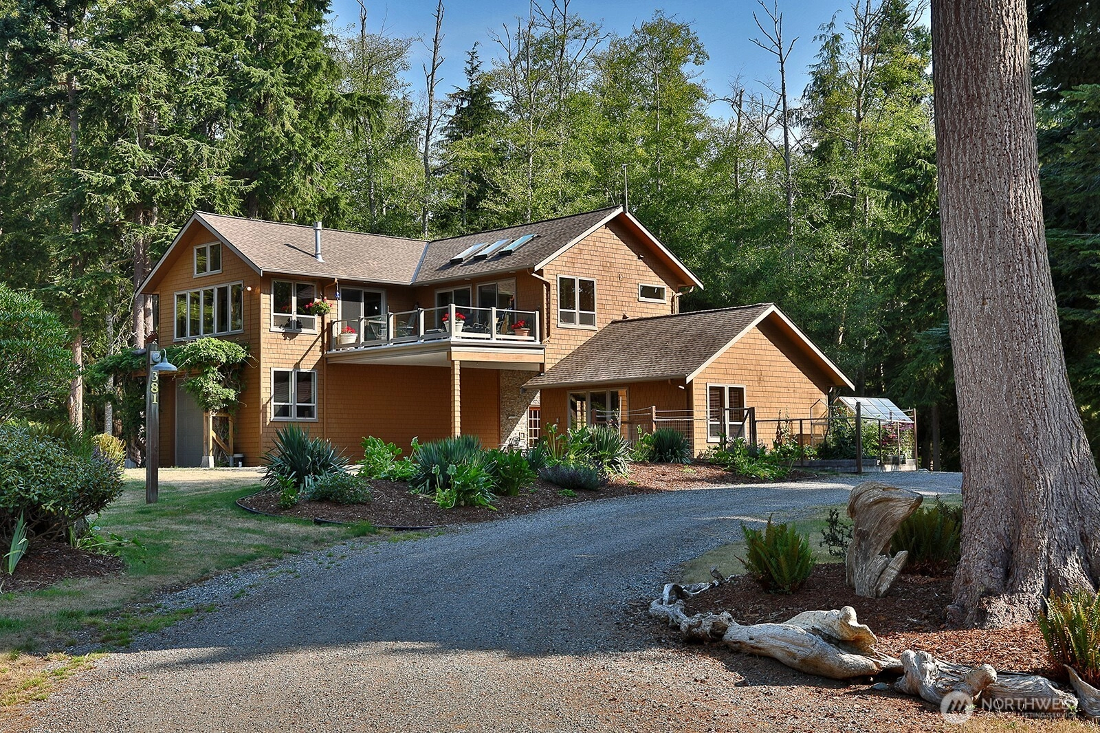 381 Lake Hancock Dr Coupeville WA 98239