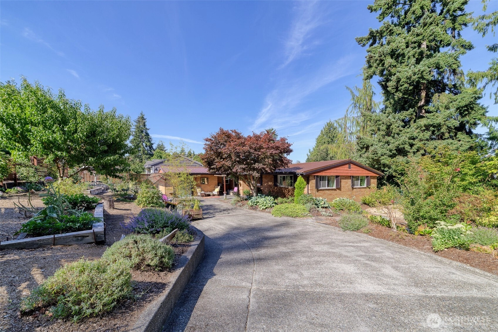 404 SW 182nd St Normandy Park WA 98166
