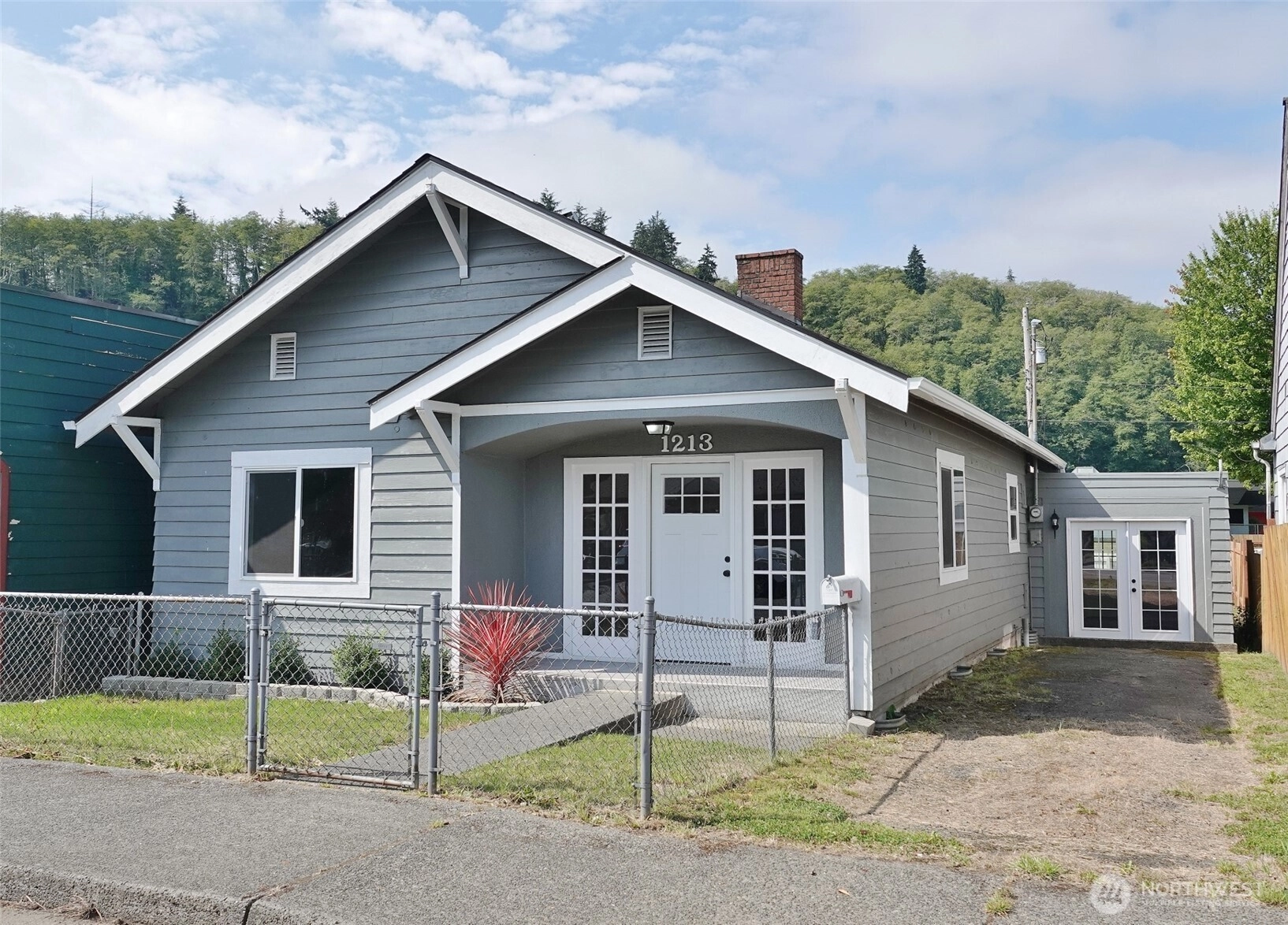 1213 Lincoln St Unit  Hoquiam WA 98550