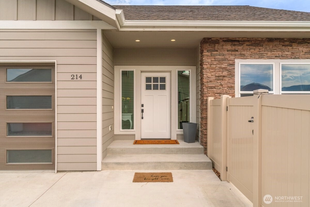 214 Solomon Loop NW Unit  East Wenatchee WA 98802