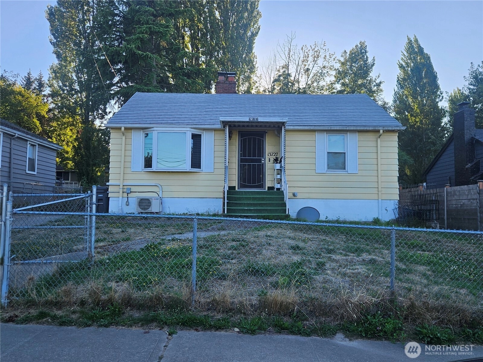 13727 37th Ave S Tukwila WA 98166