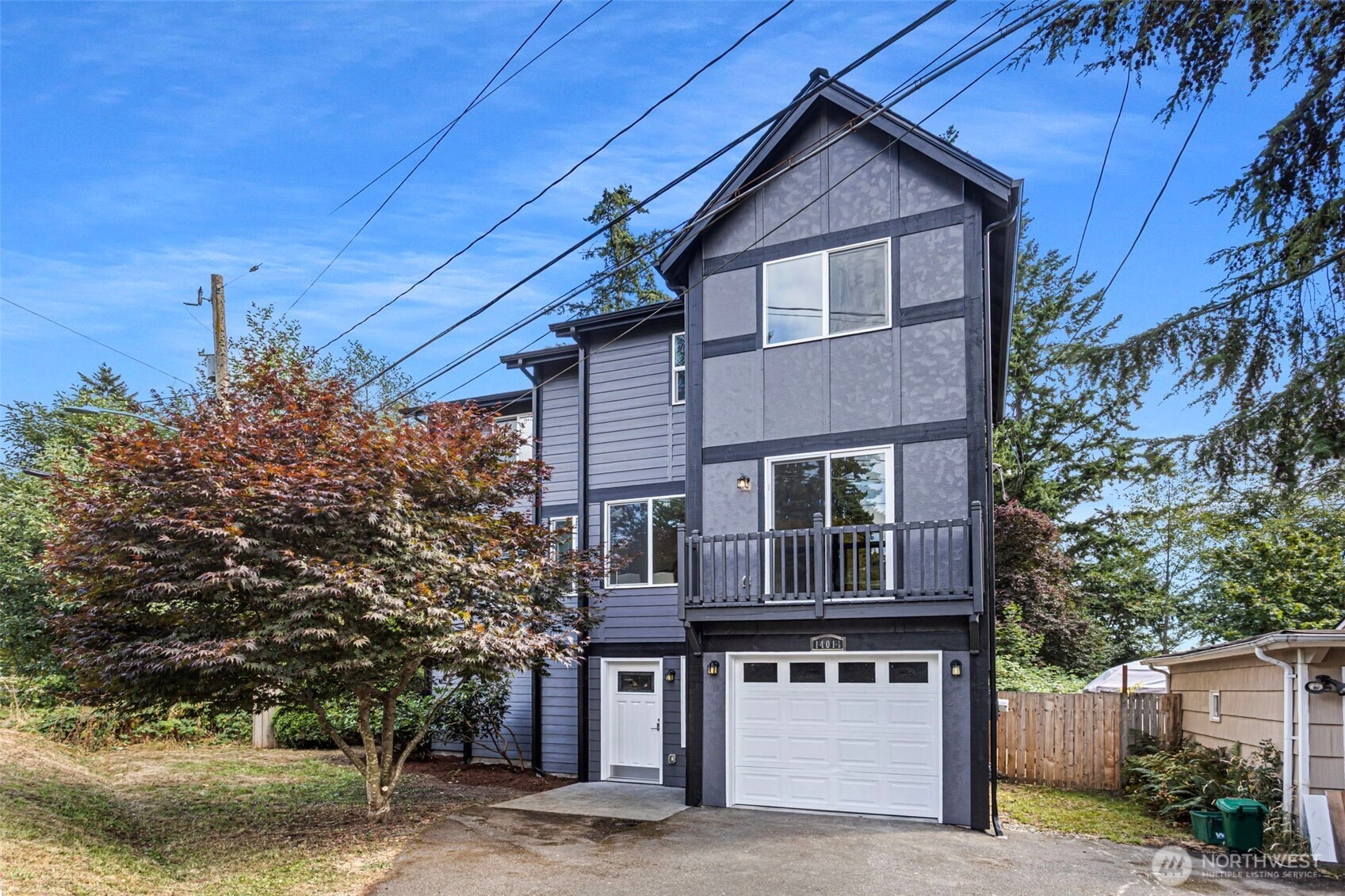 14011 Roosevelt Way N Seattle WA 98133