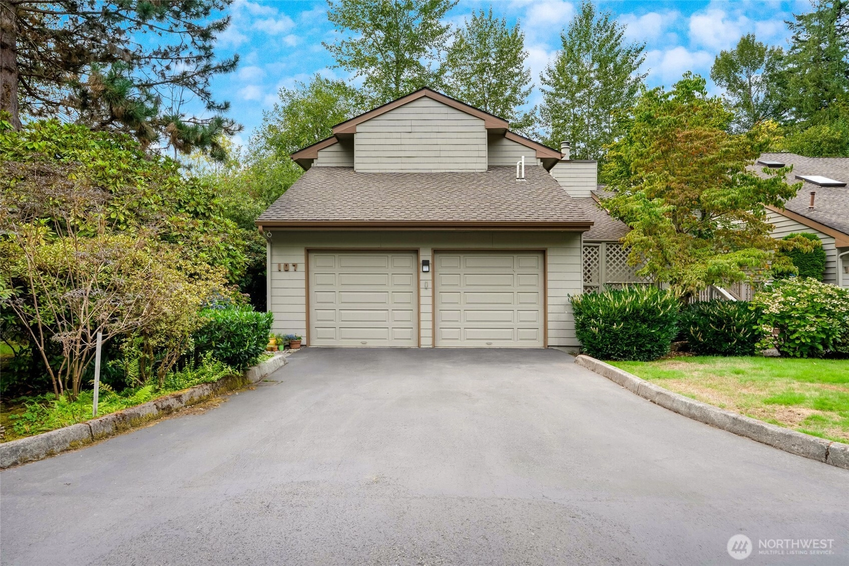 107 143rd Ave SE Bellevue WA 98007