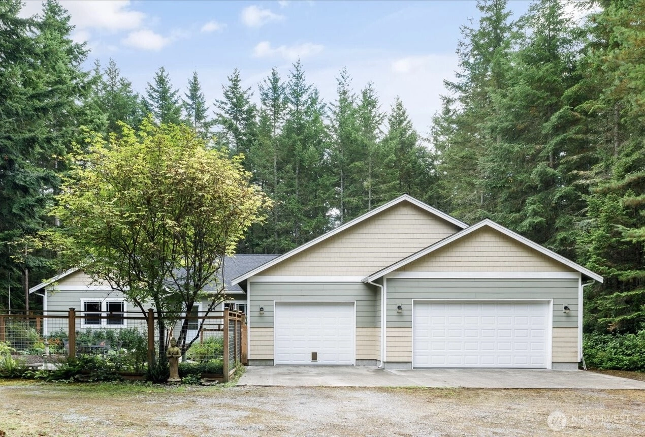 125 Parker Woods Ln Coupeville WA 98239