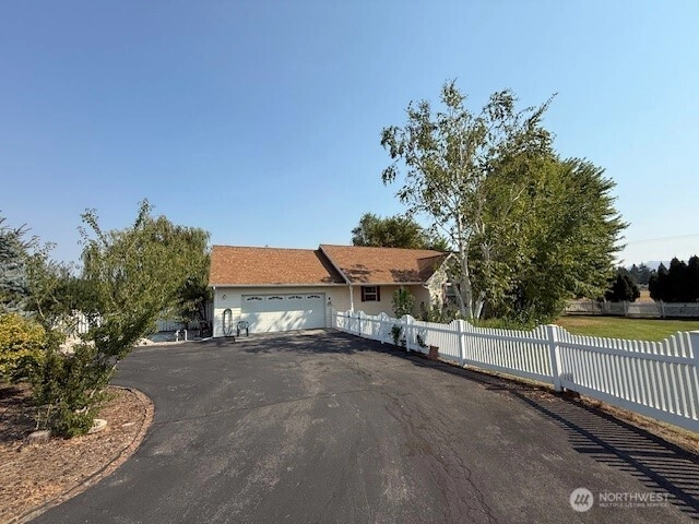 2 Primrose Ln Unit  Omak WA 98841