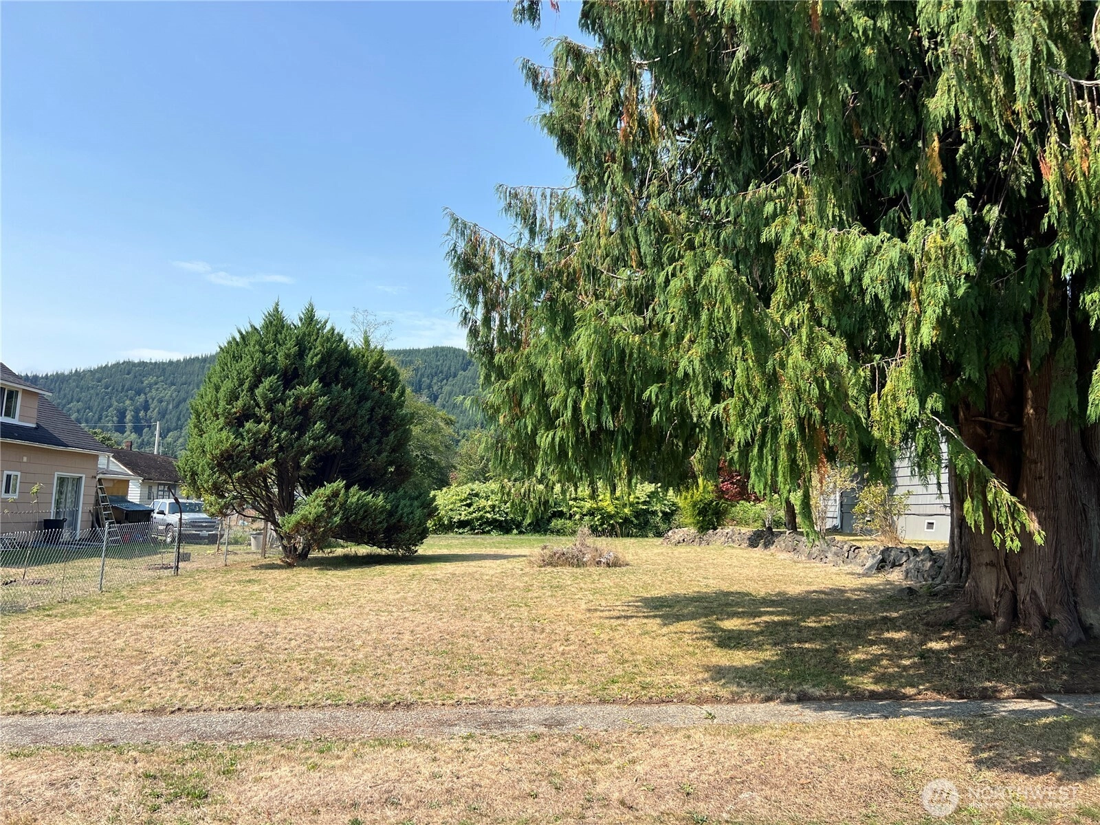 X Cedar St Raymond WA 98577