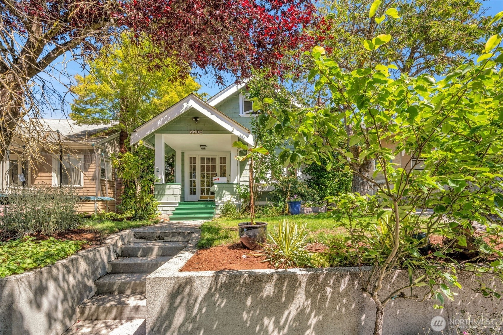 5618 12th Ave NE Unit  Seattle WA 98105