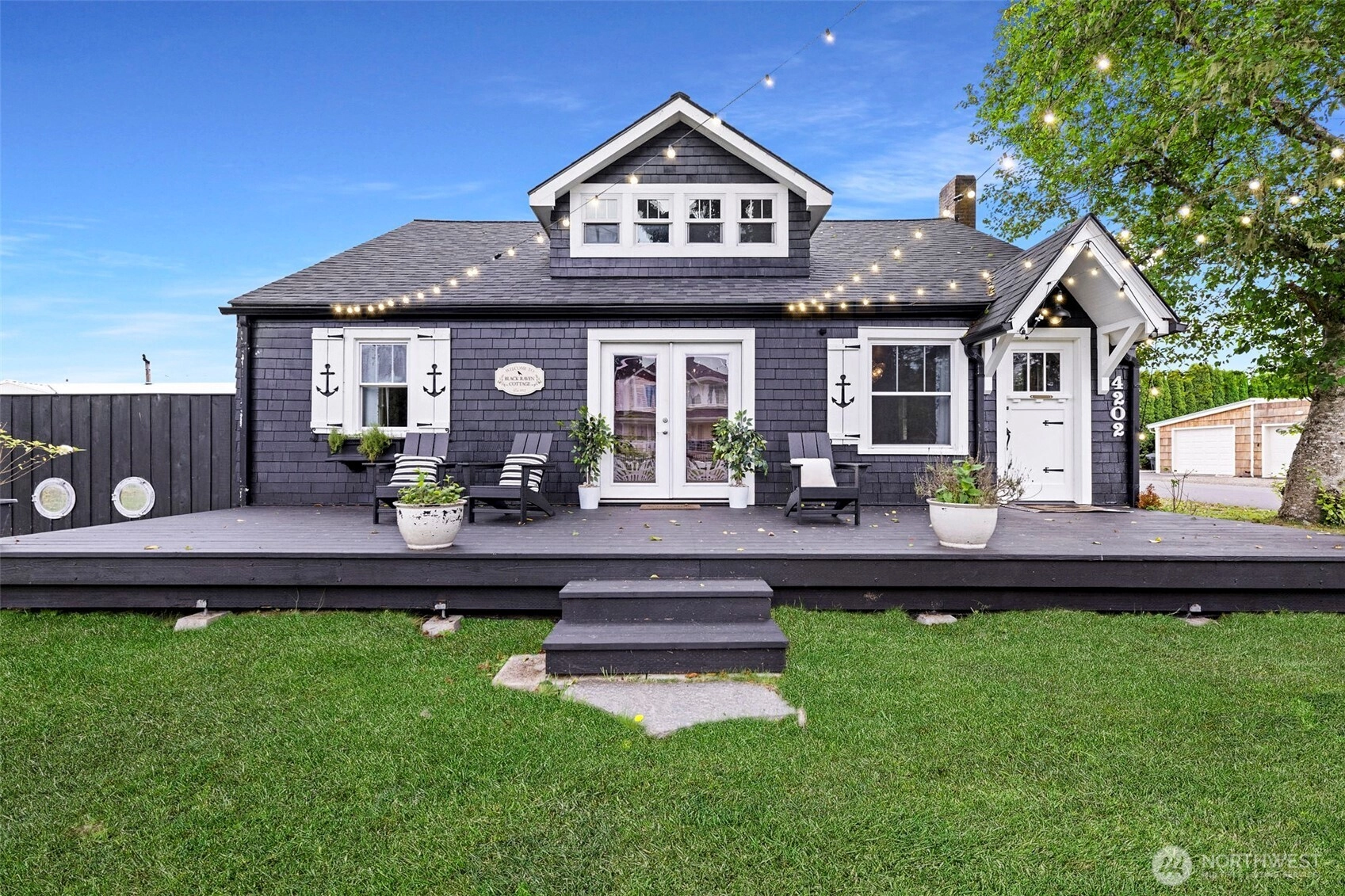 4202 L Pl Unit  Seaview WA 98641