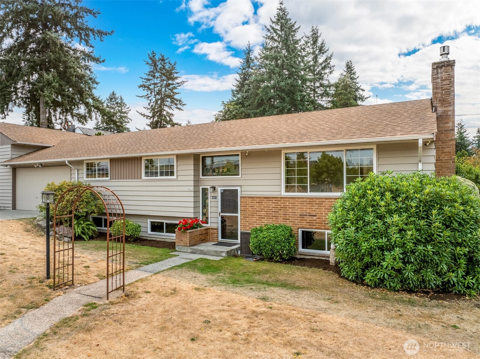 1807 N 170th St Shoreline WA 98133