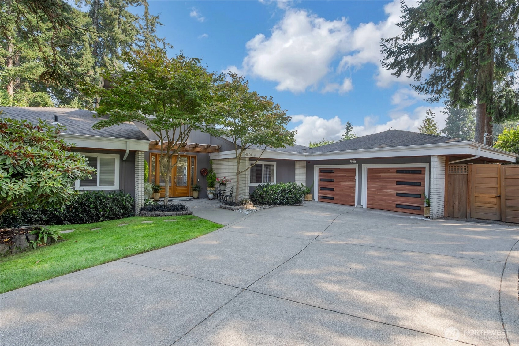 4601 Holly Ln NW Gig Harbor WA 98335