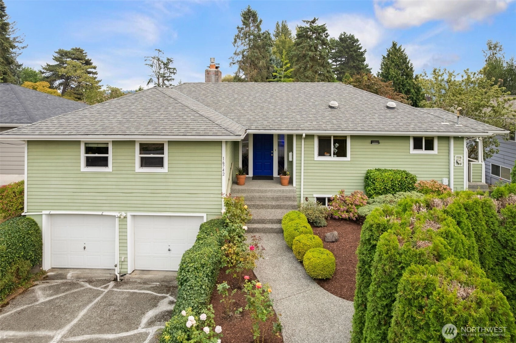 16742 45th Ave NE Unit  Lake Forest Park WA 98155