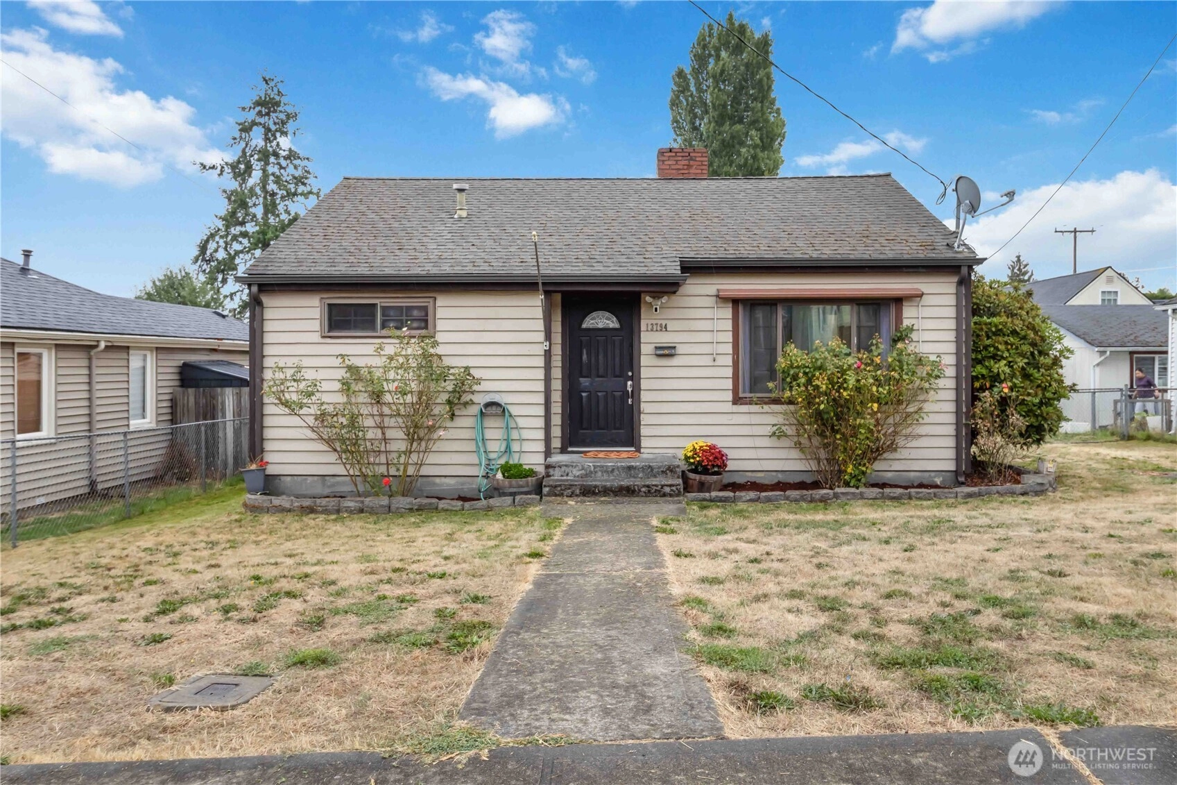 13794 34th Ave S Tukwila WA 98168