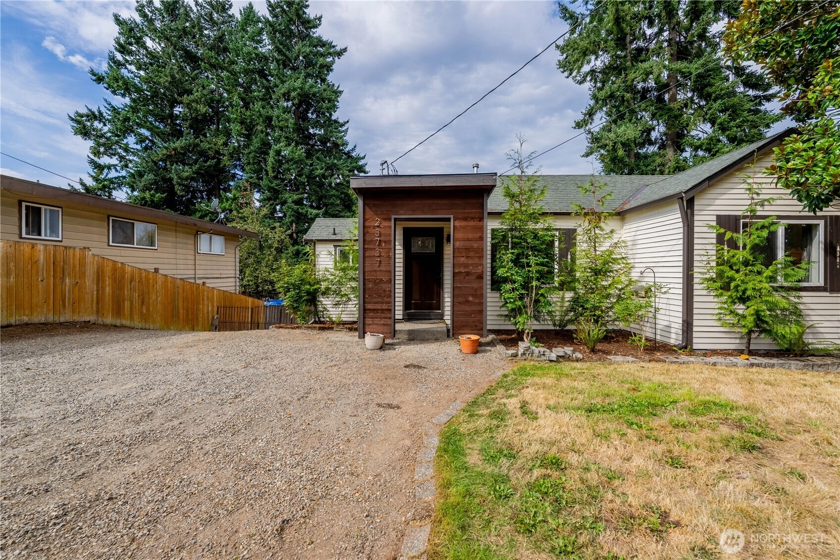 23737 100th Ave SE Kent WA 98031
