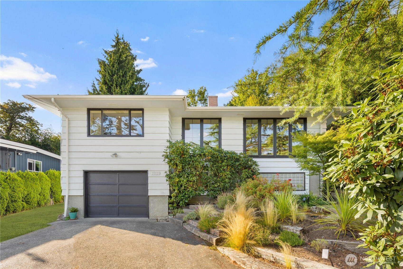 16619 Sylvester Rd SW Burien WA 98166