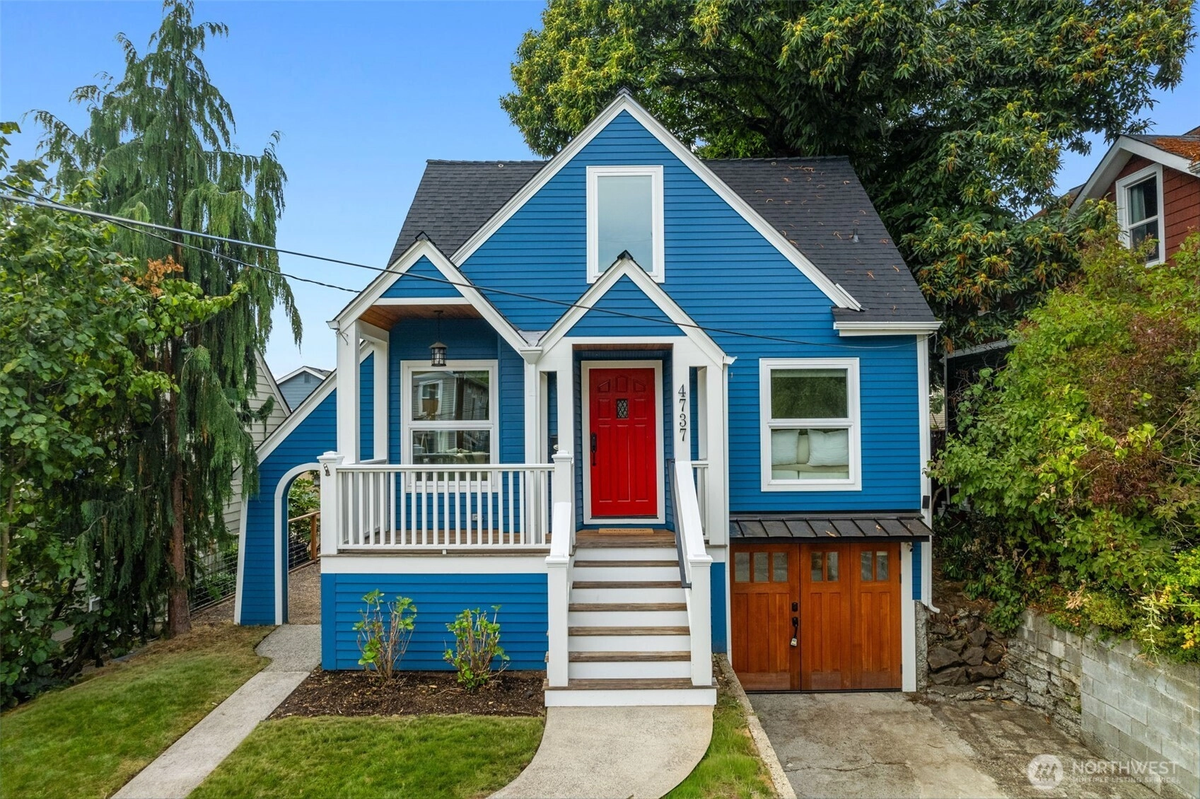 4737 34th Ave NE Seattle WA 98105