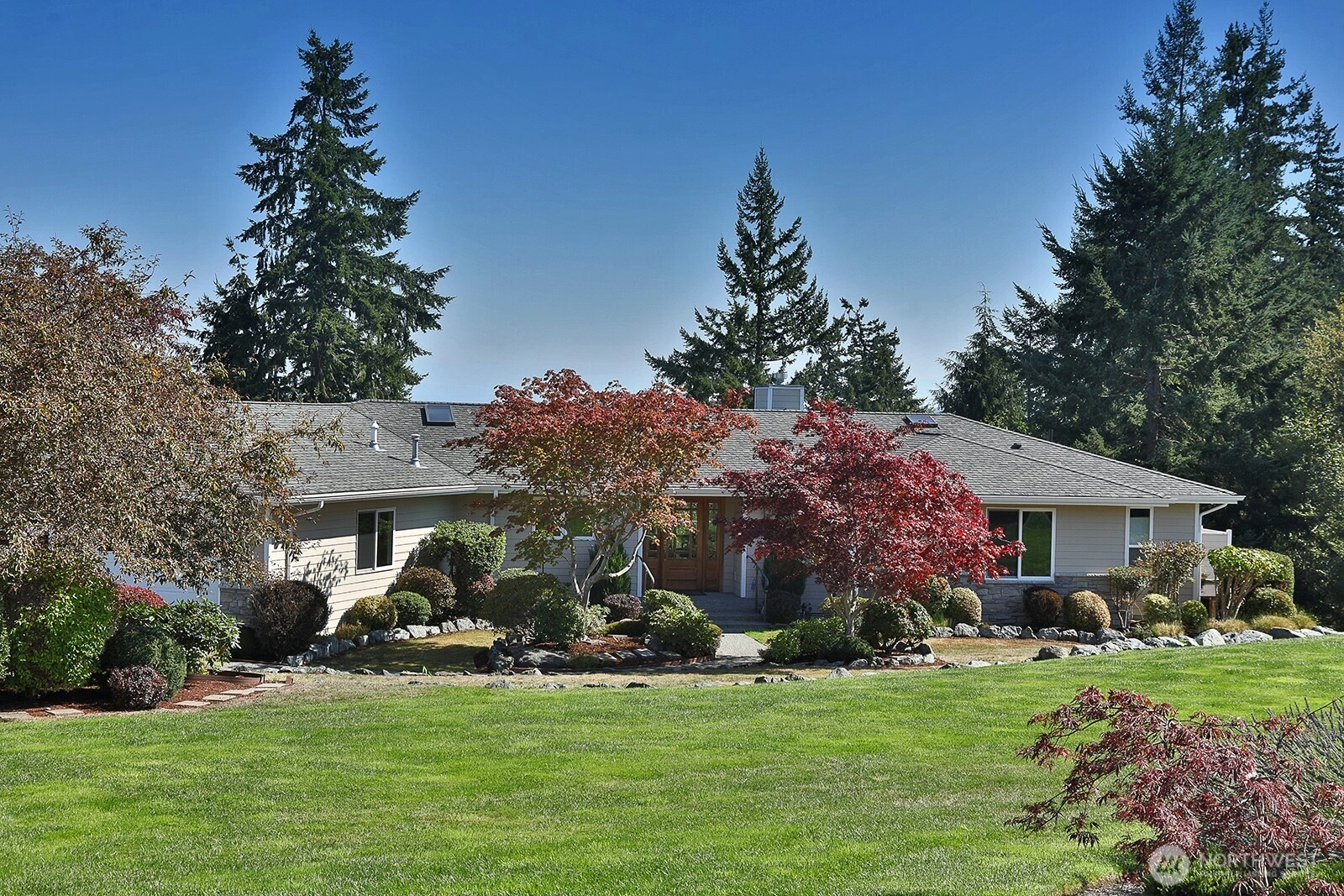 4480 Hilltop Dr Clinton WA 98236