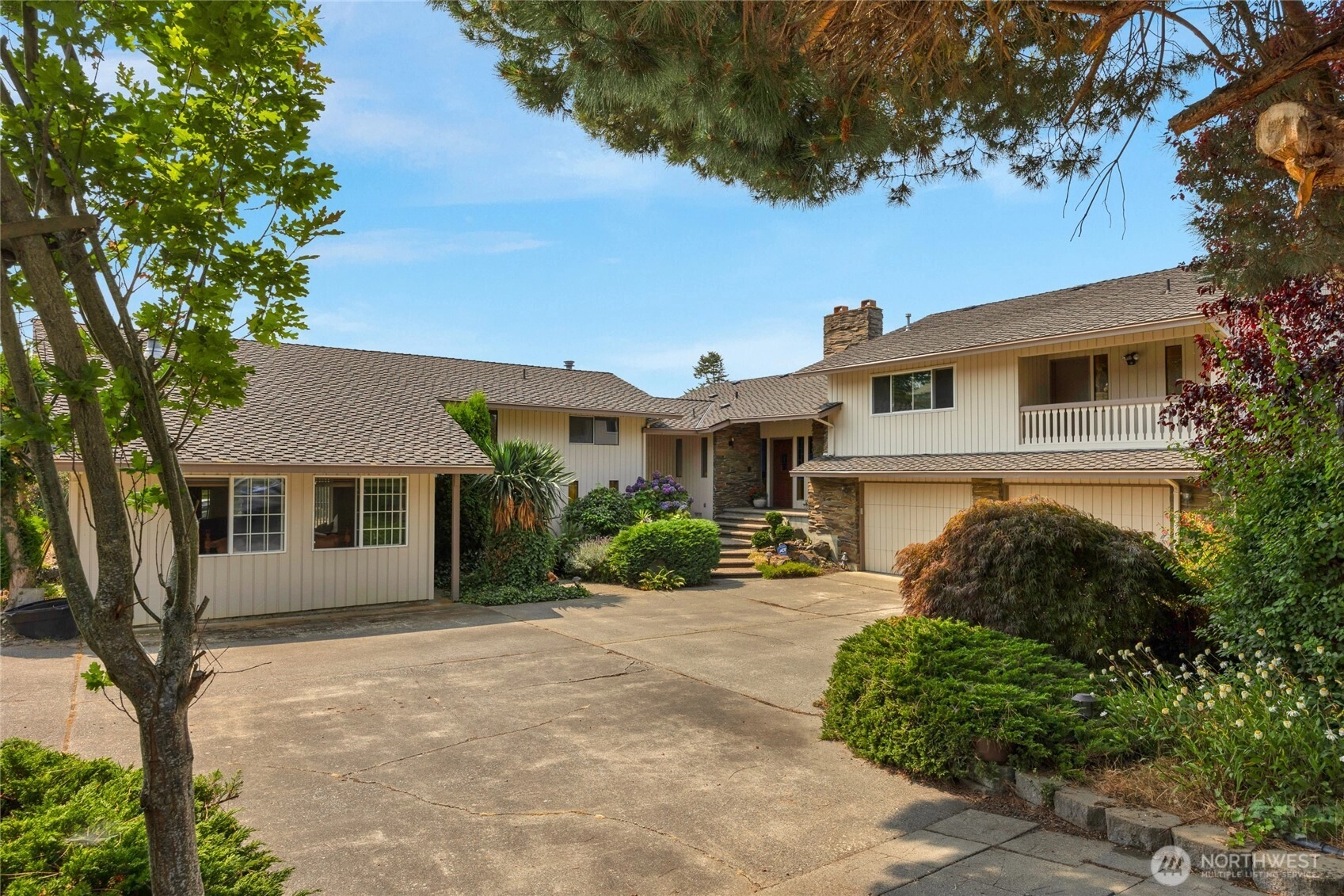 1111 S 274th Pl Des Moines WA 98198