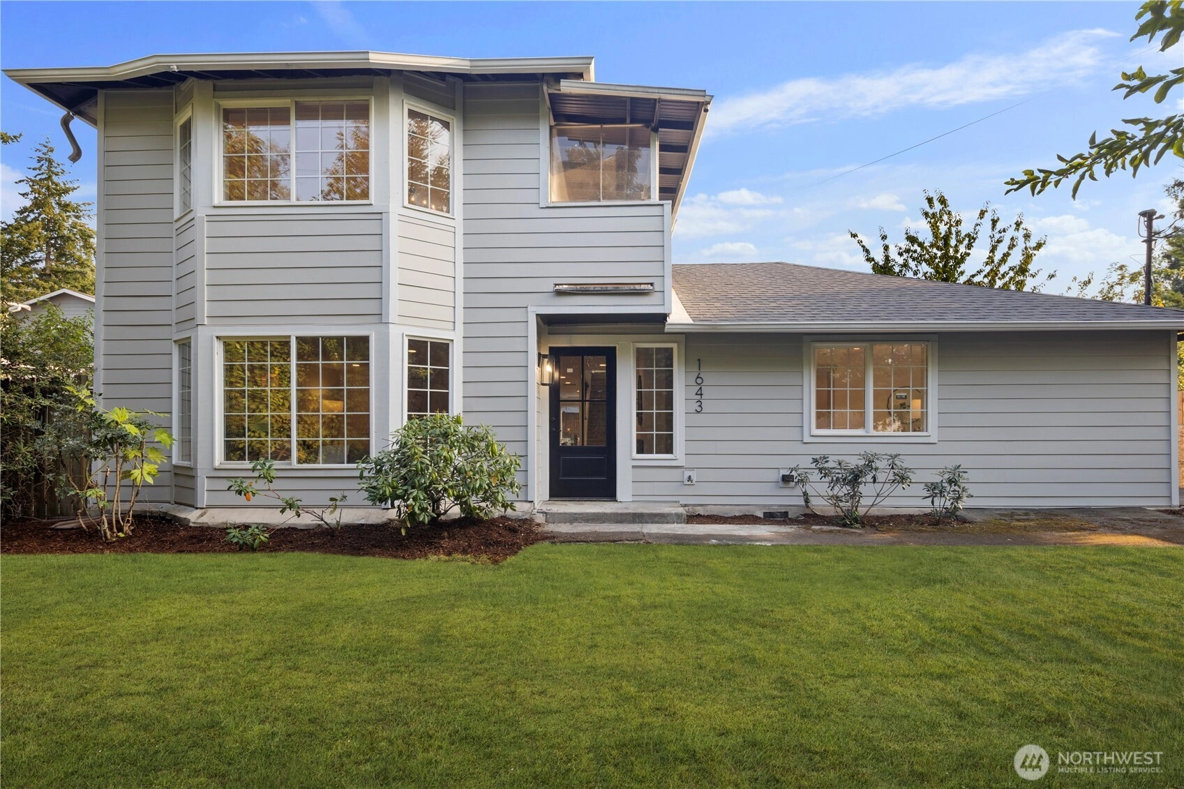 1643 N 200th St Shoreline WA 98133