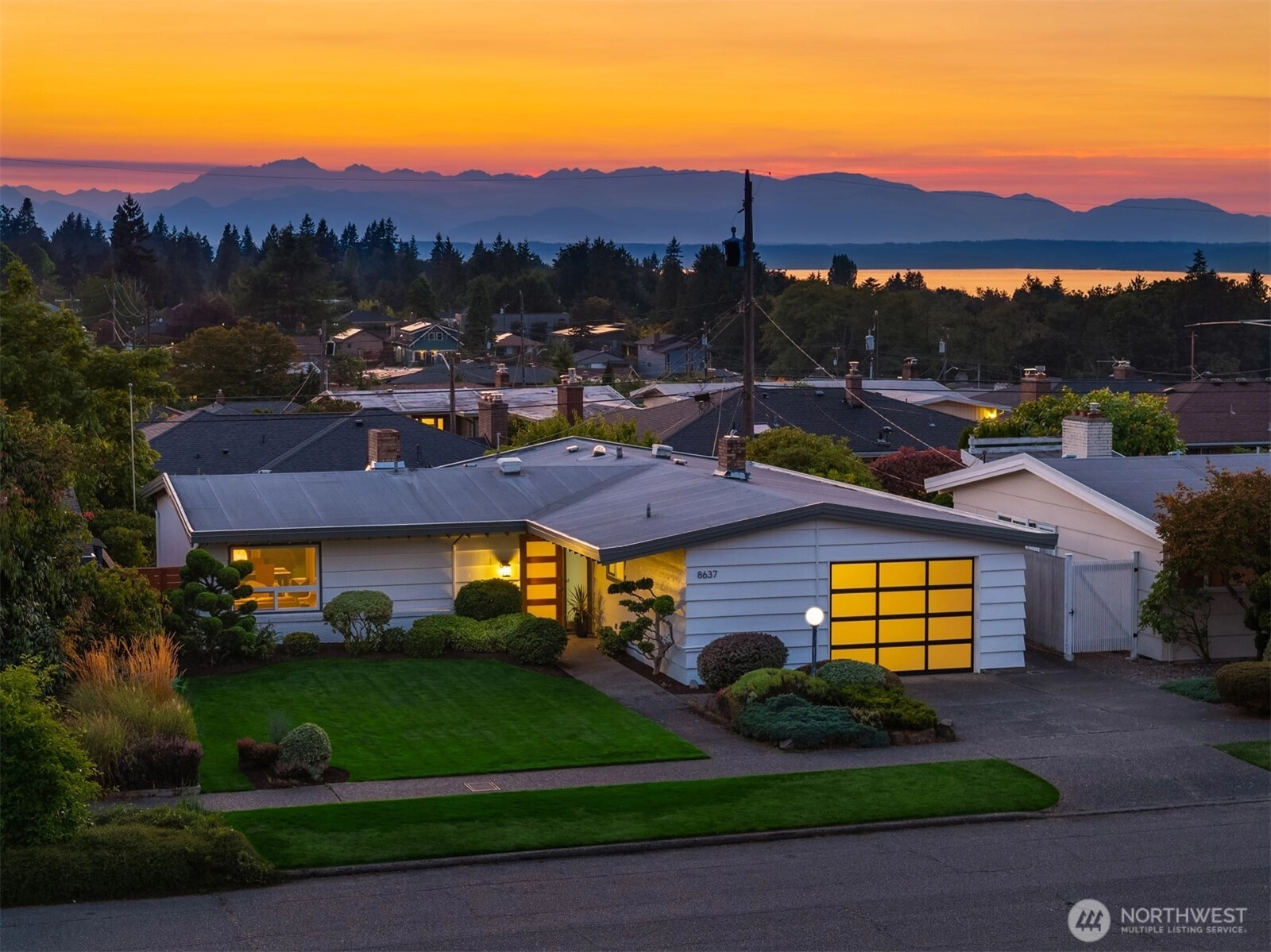 8637 21st Ave NW Seattle WA 98117