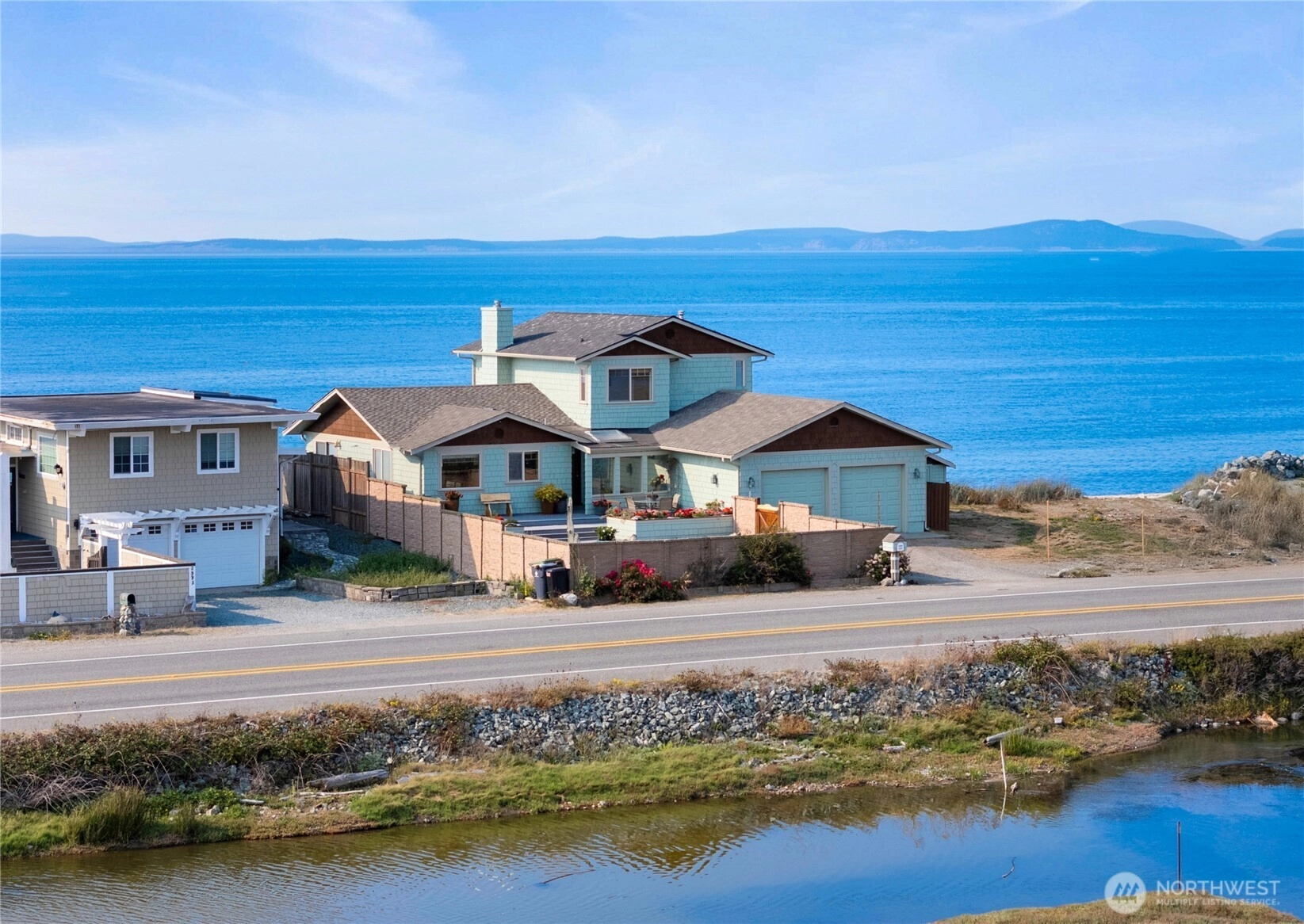 2597 West Beach Rd Oak Harbor WA 98277