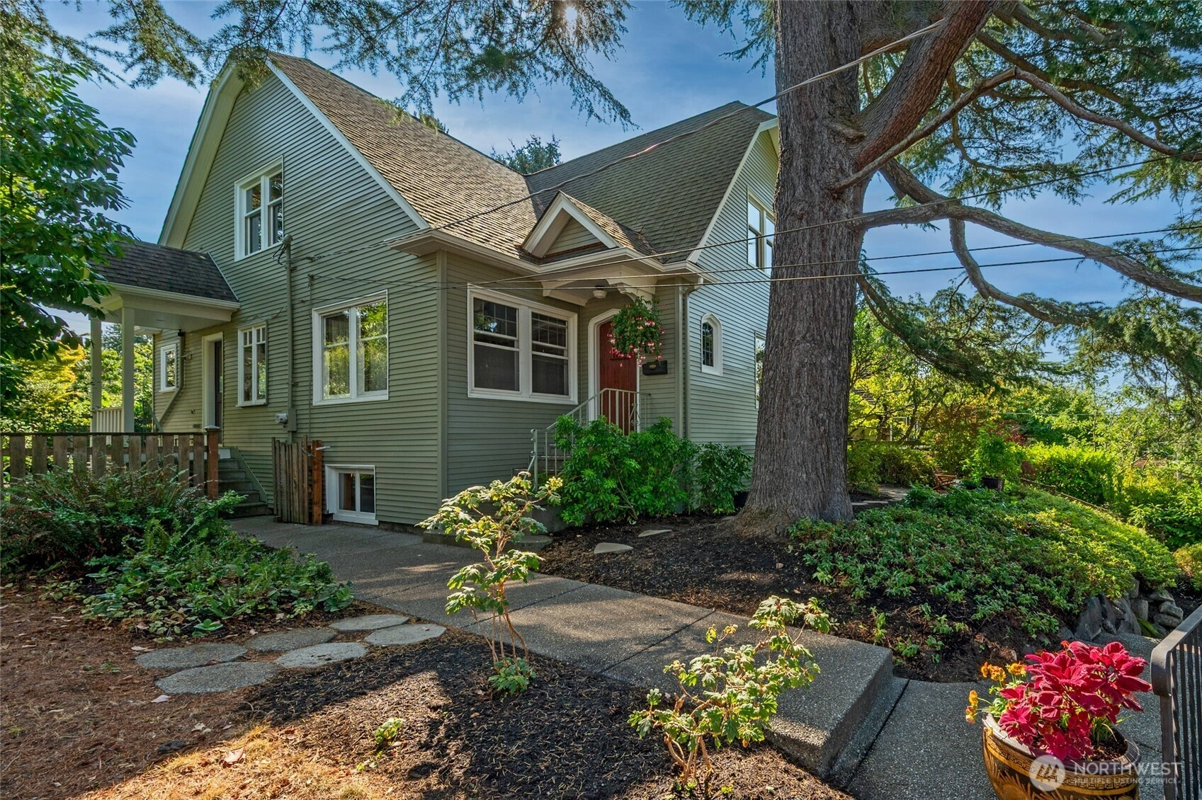 6732 5th Ave NW Unit  Seattle WA 98117