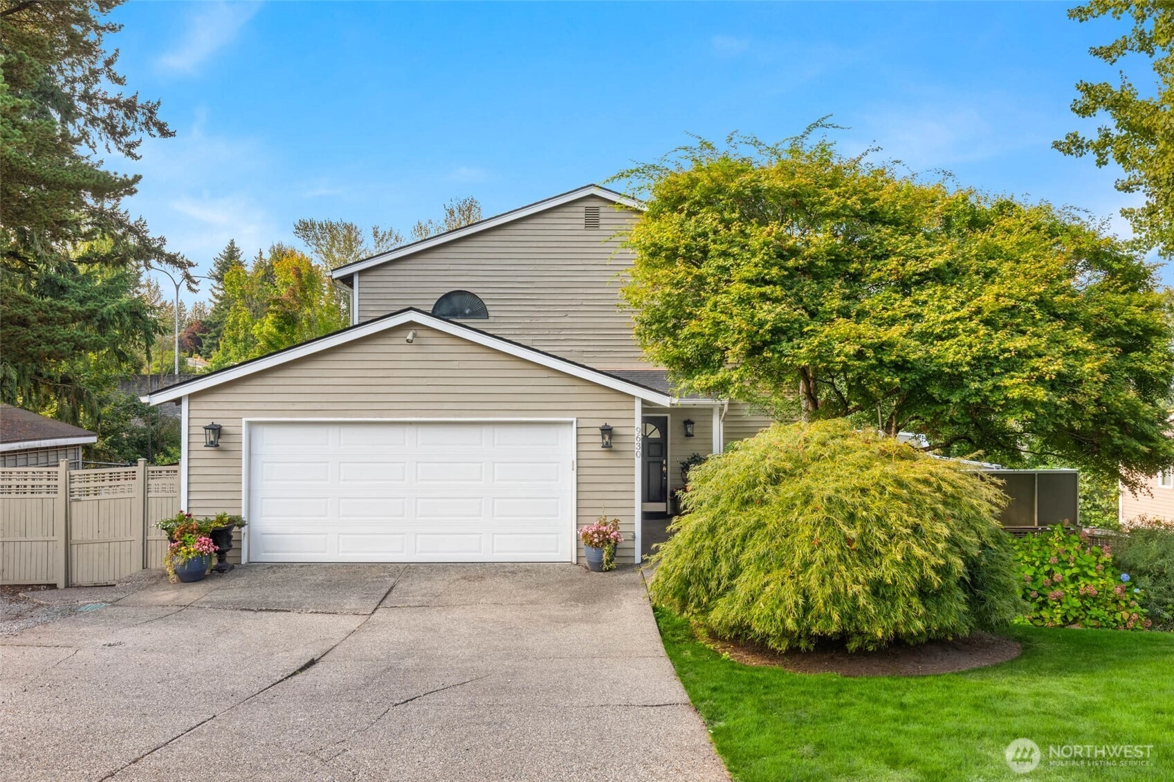 9630 NE 35th Pl Clyde Hill WA 98004