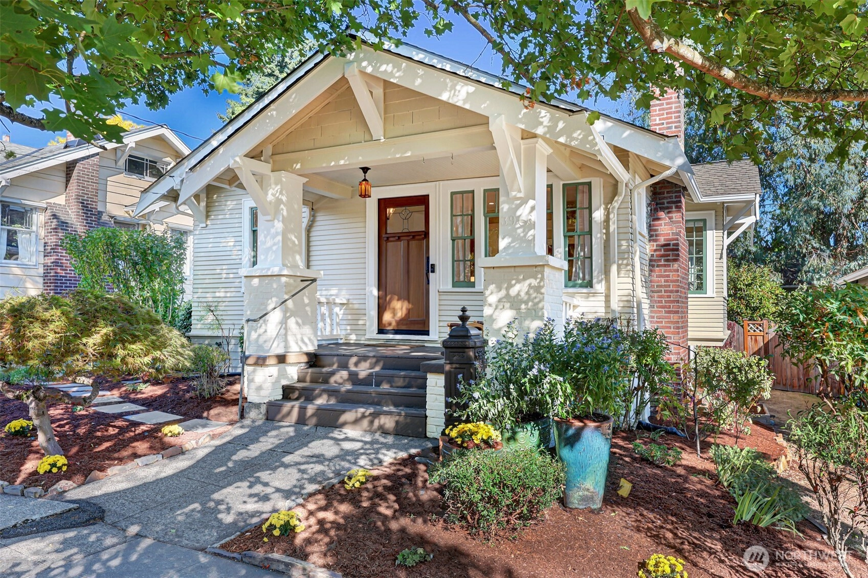 3906 Burke Ave N Seattle WA 98103