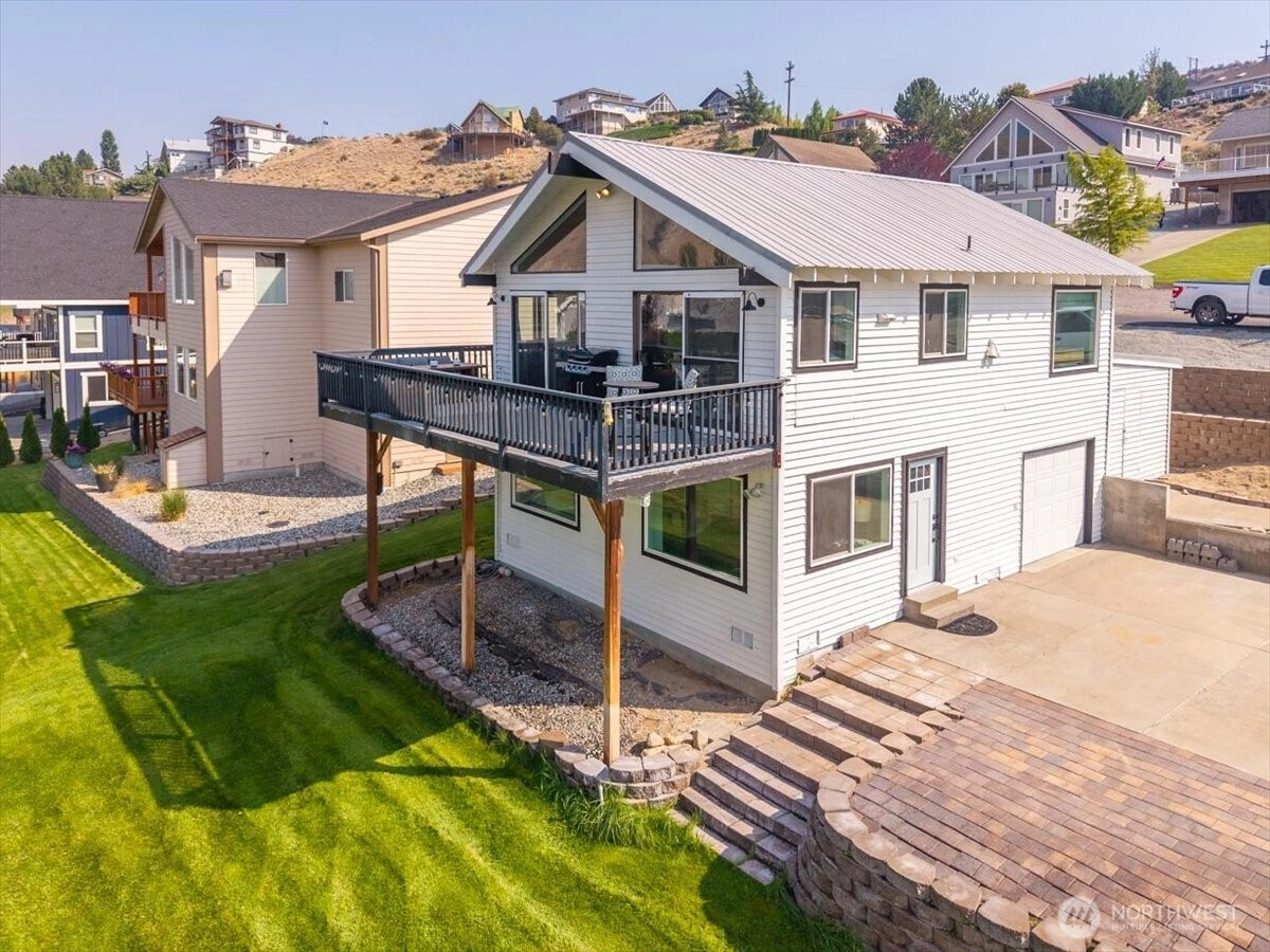 325 W Beach Dr Orondo WA 98843