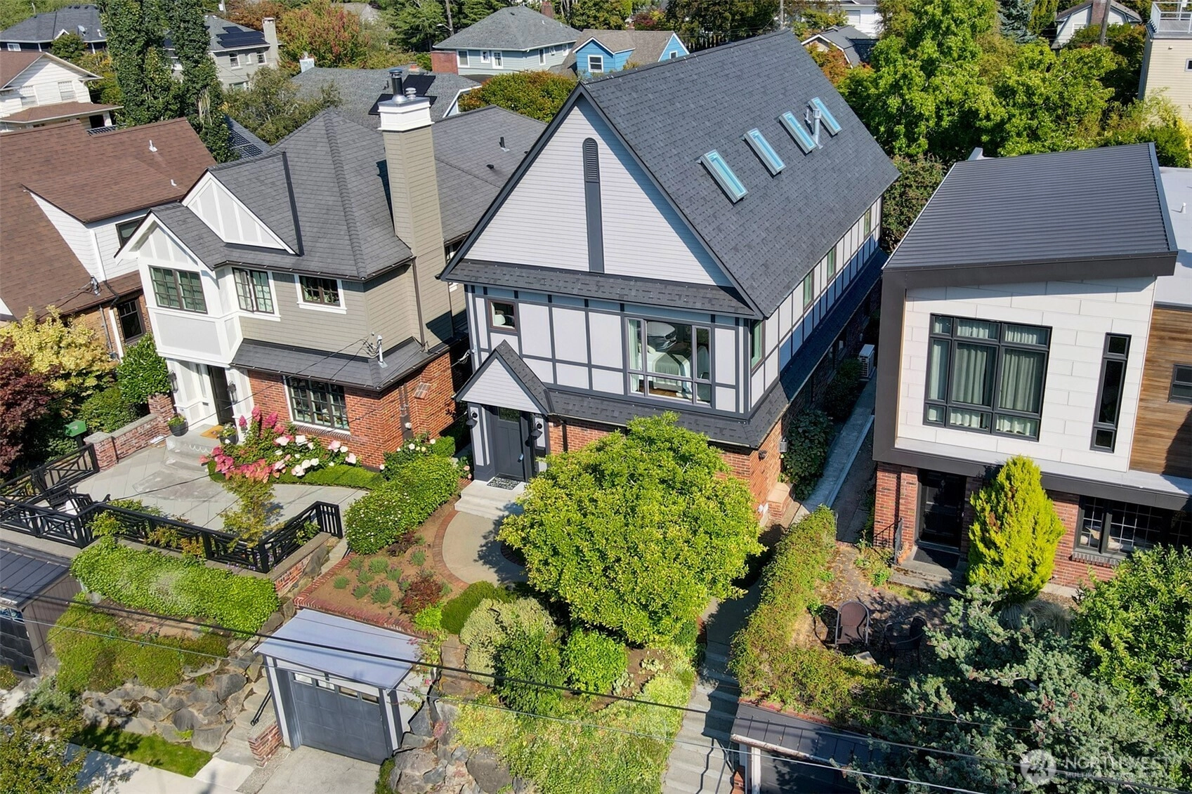 1610 3rd Ave N Seattle WA 98109