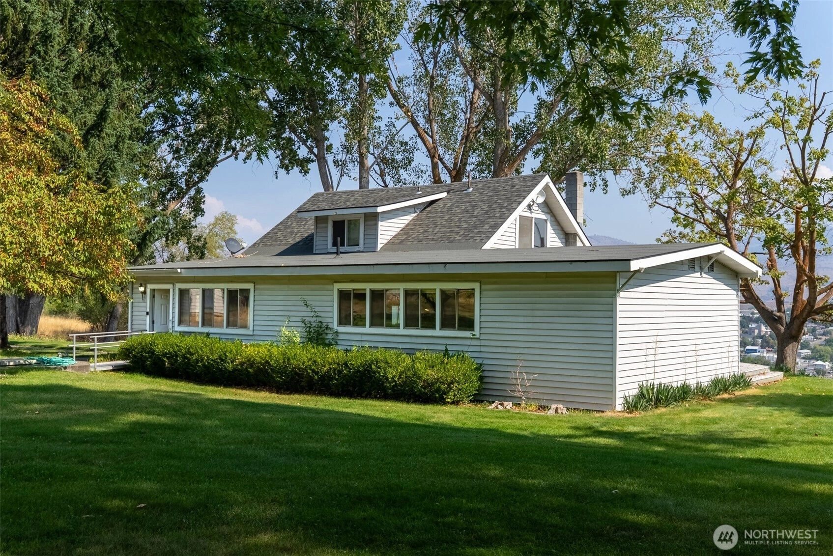 14 Dalton Rd Omak WA 98841