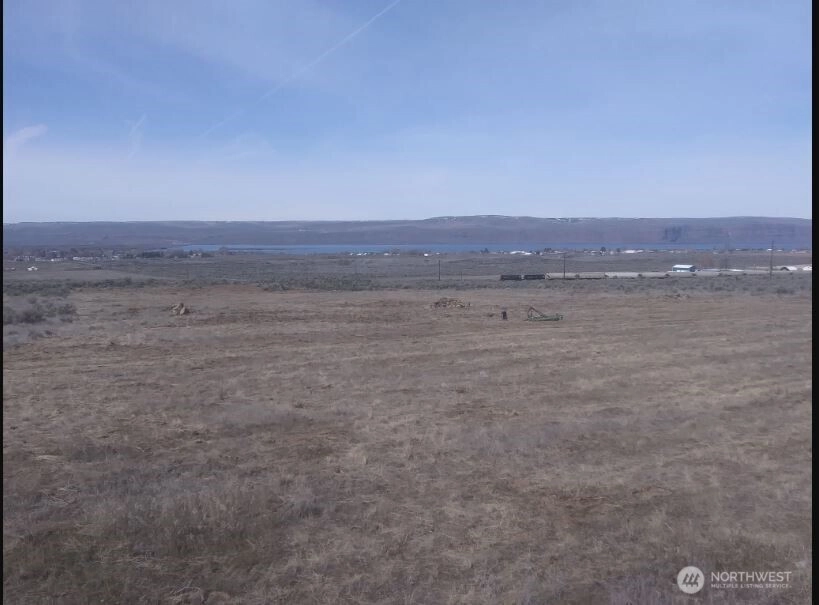 35914 NE Rd J 7 Coulee City WA 99115