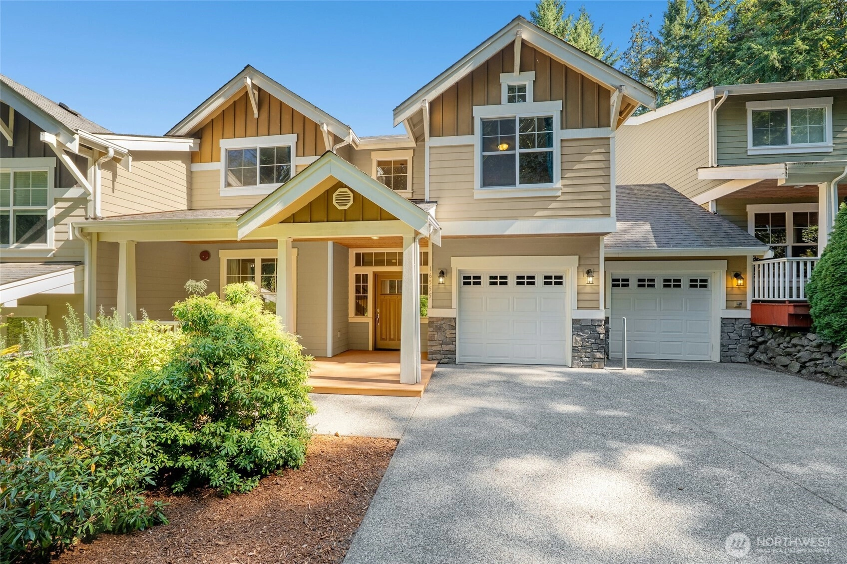 16555 Carlyle Hall Rd N Shoreline WA 98133