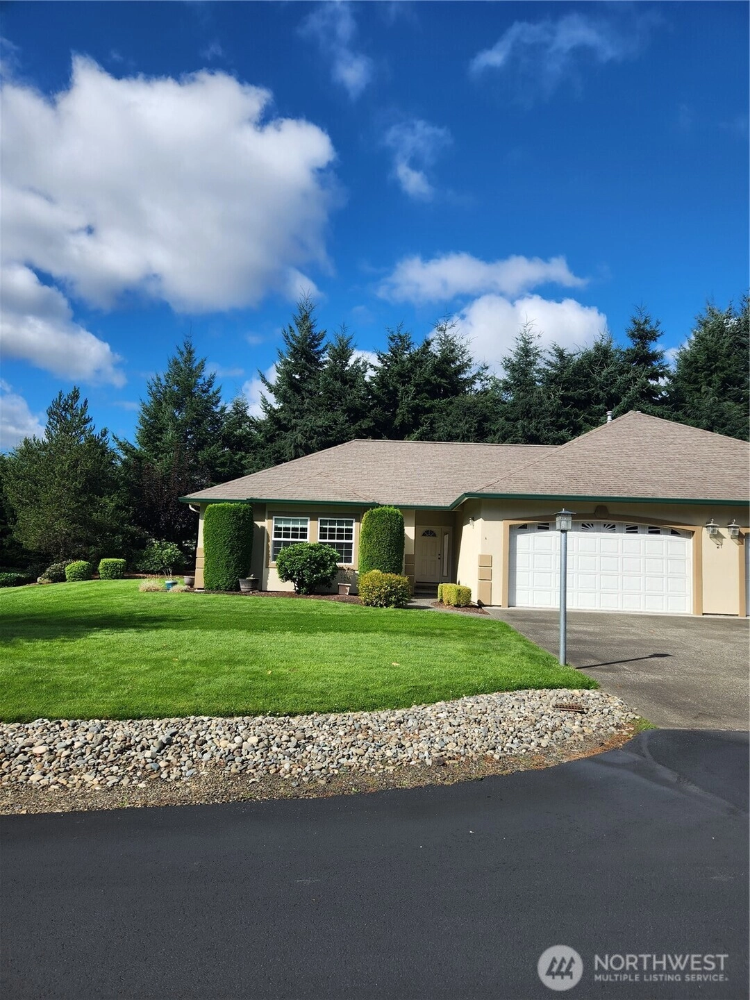 21 E Beaumont Dr Unit A Shelton WA 98584