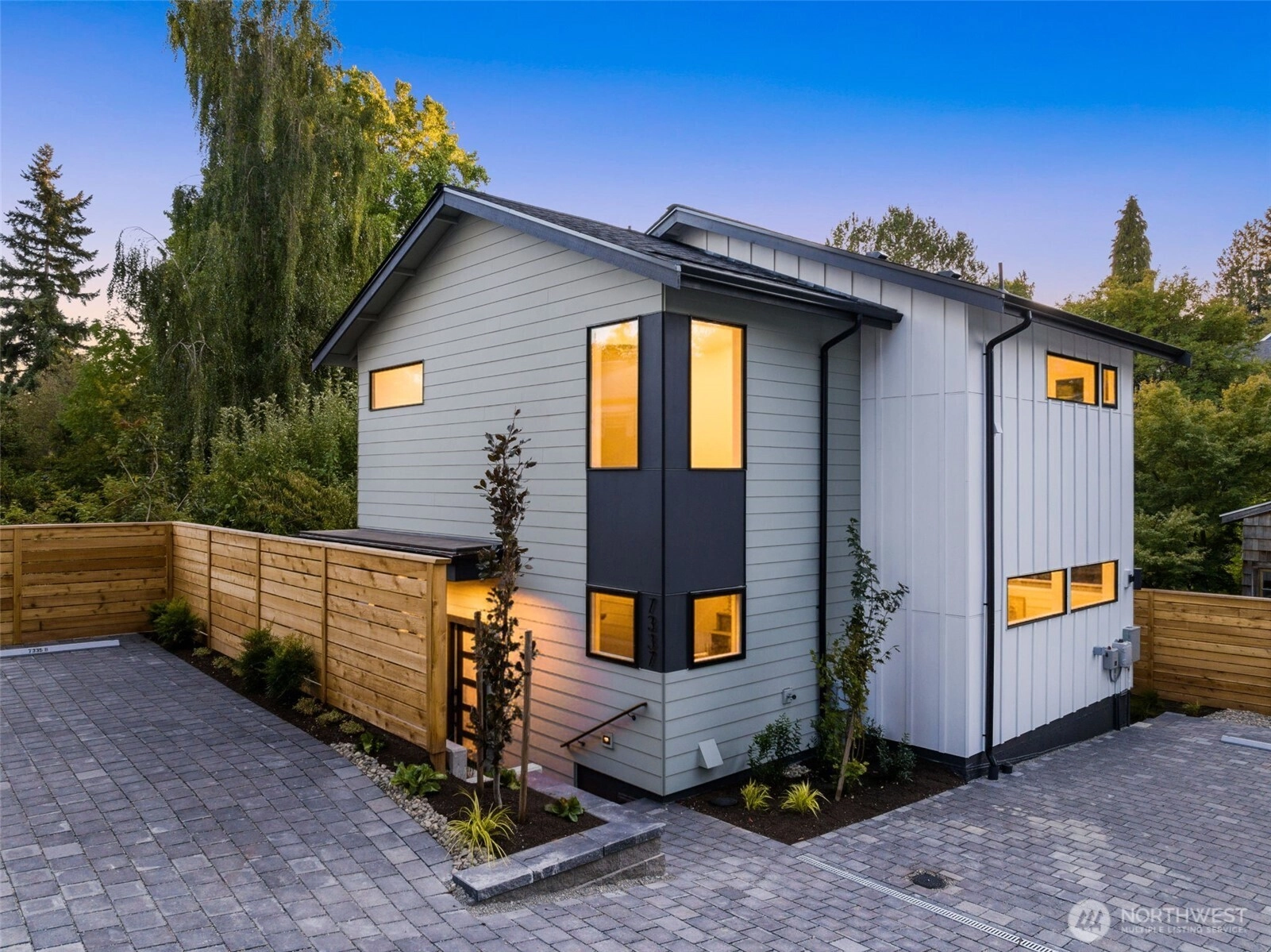 7337 21st Ave NE Seattle WA 98115