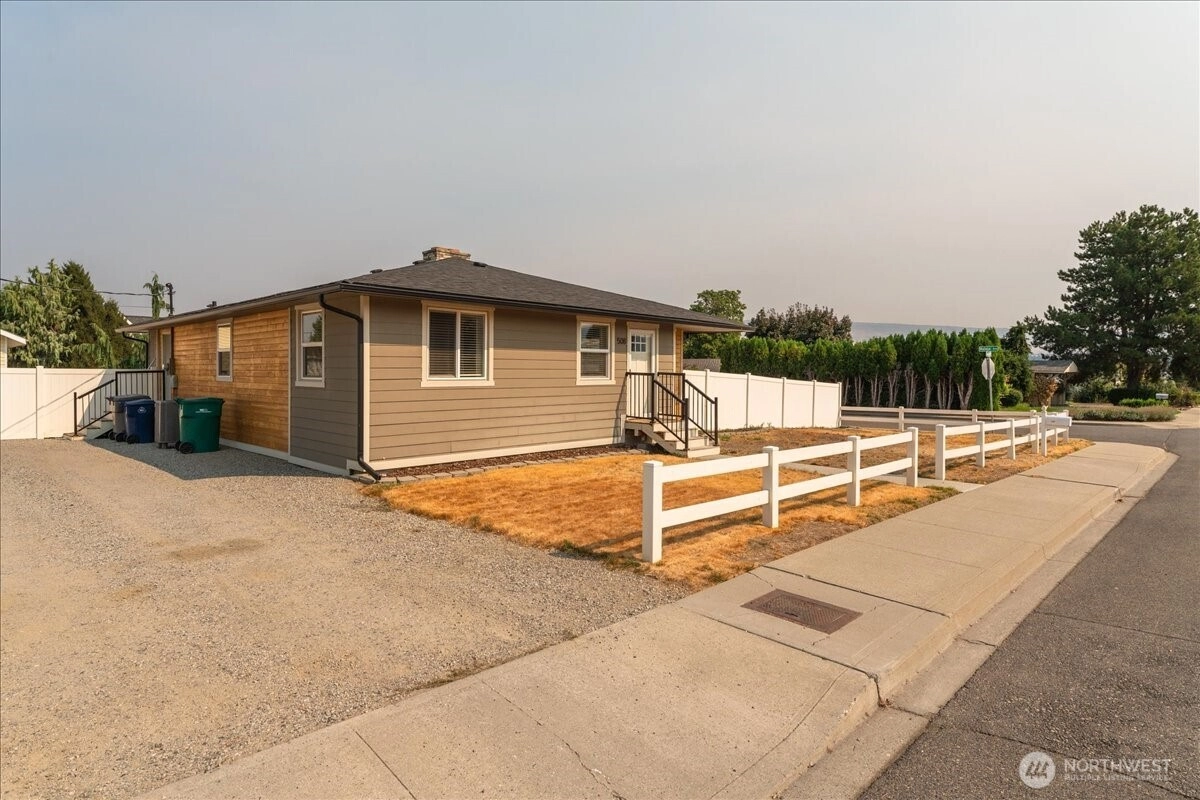 508 Hainsworth St Unit  Wenatchee WA 98801