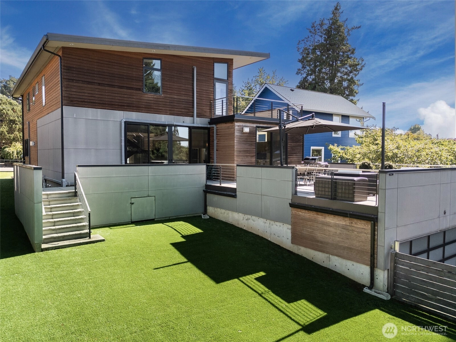 2515 30th Ave W Seattle WA 98199