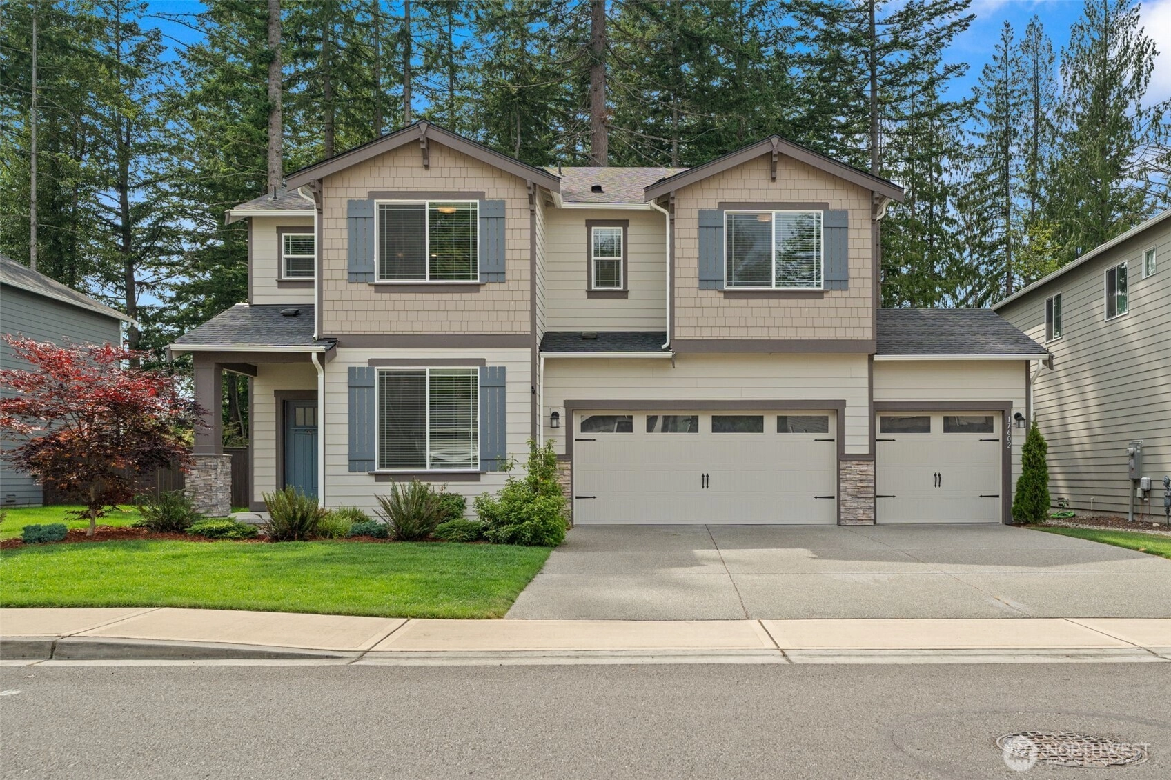 17602 Crossing Dr E Puyallup WA 98374