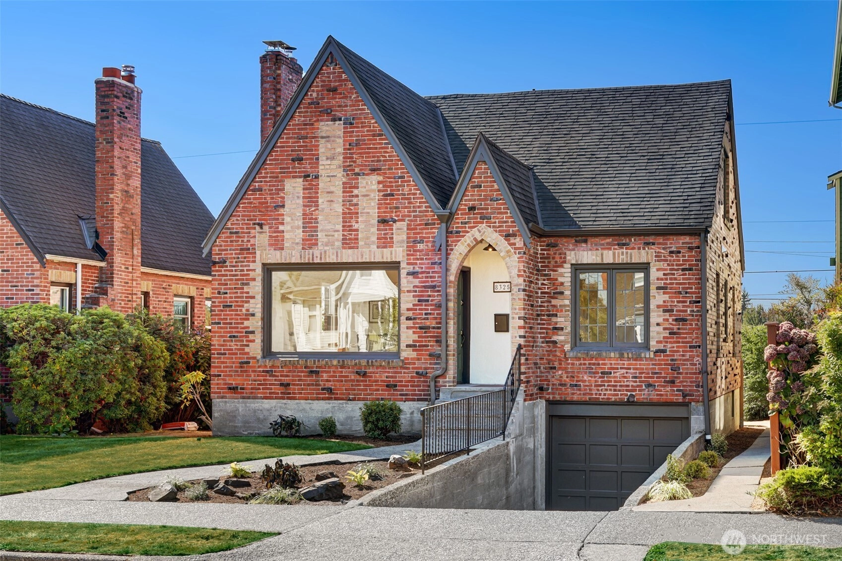 8325 21st Ave NW Seattle WA 98117